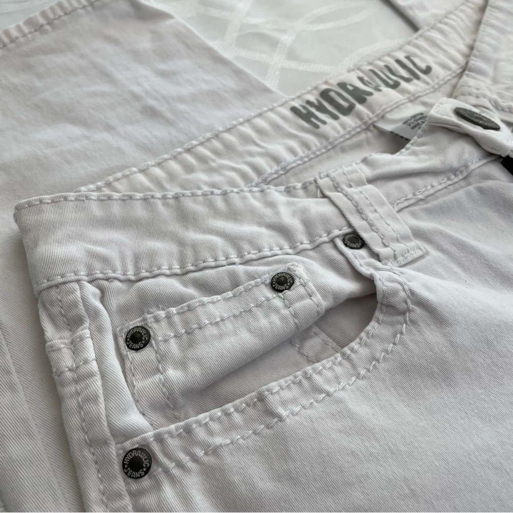 HYDRAULIC White Capri Jeans